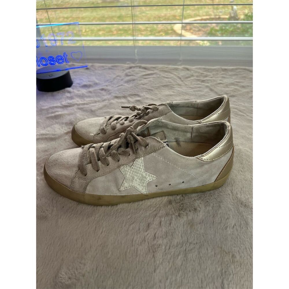 Shu Shop Women's Gray Suede Sneakers Size 7.5 Casual Lace Up - Picture 3 of 9